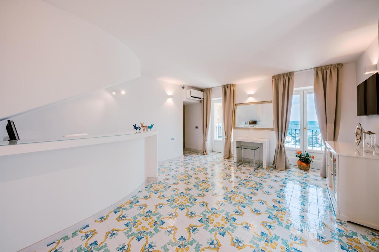 Bed and Breakfast Beb Palazzo Mancini Минори Экстерьер фото